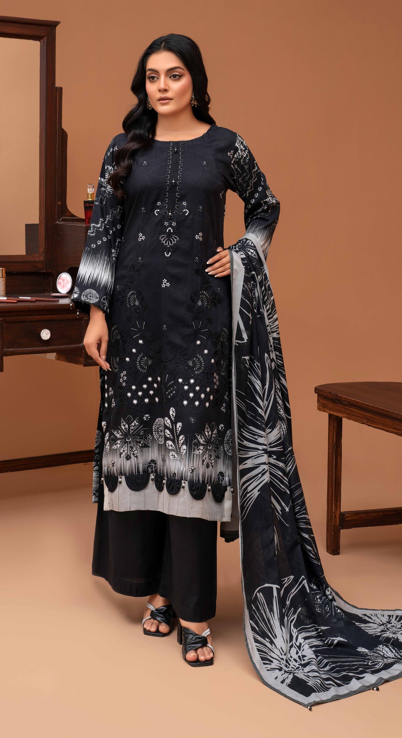 Azura 1207 - Black